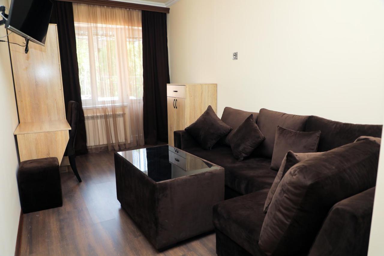 Aragast Hotel & Brewery Sevan Bagian luar foto